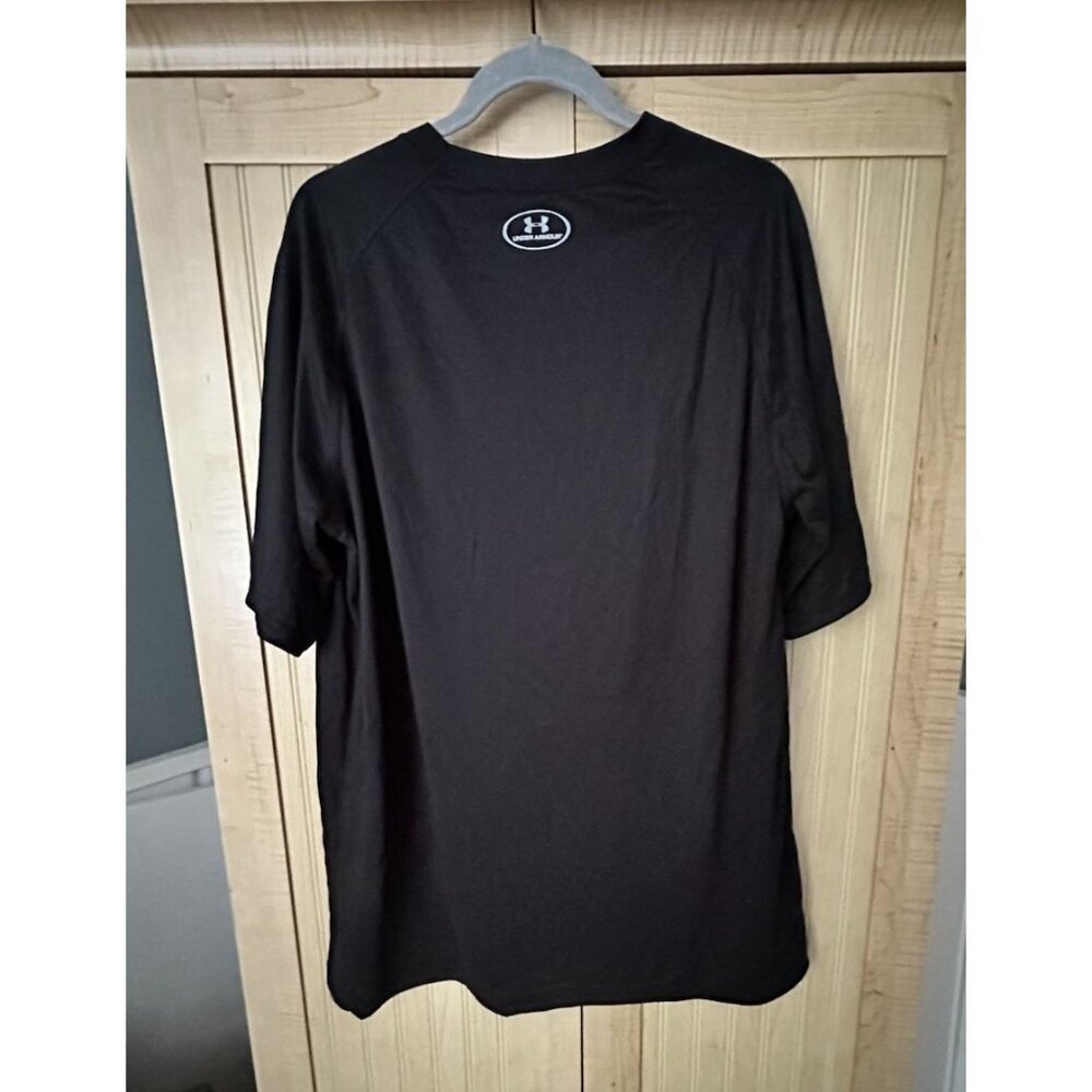 Men's Iowa Hawkeyes Football Size XL Under Armour Loose T-Shirt Tee U of Iowa - Picture 3 of 4